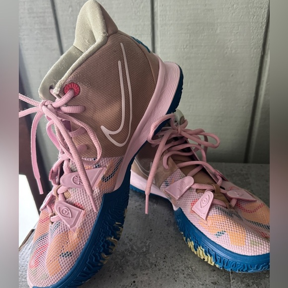 NIKE | KYRIE 7 EP 1 World 1 People-Regal pink men’s women’s unisex | Sz 8.5 - Picture 2 of 7